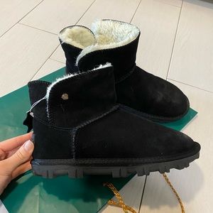 Tommy Bagama boots “ugg’s style” 8 size (or 38 eu)